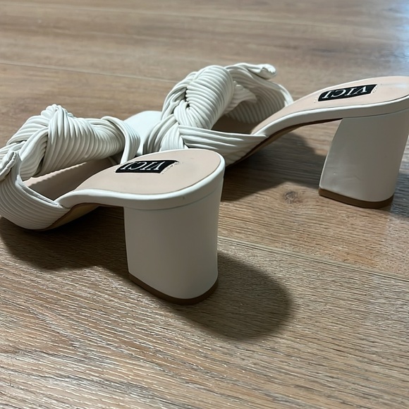 NWOT VICI Colette Leather Block heels - Picture 3 of 4